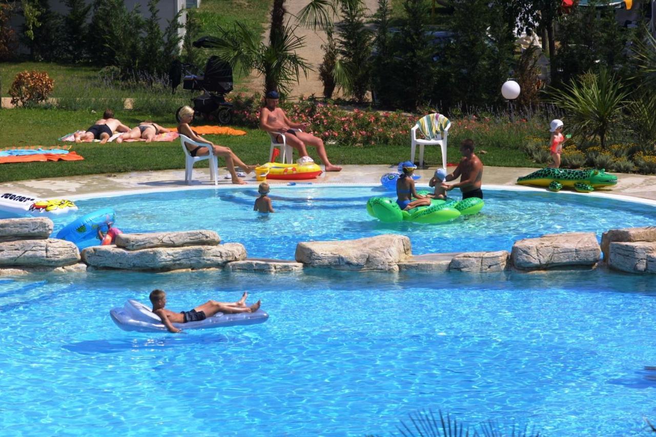In 22099 * Peschiera del Garda